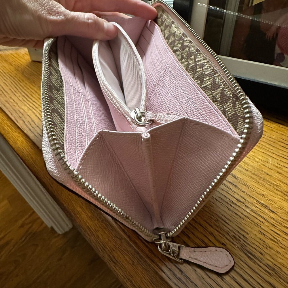 Coach Pink Wallet - Picture 11 of 13